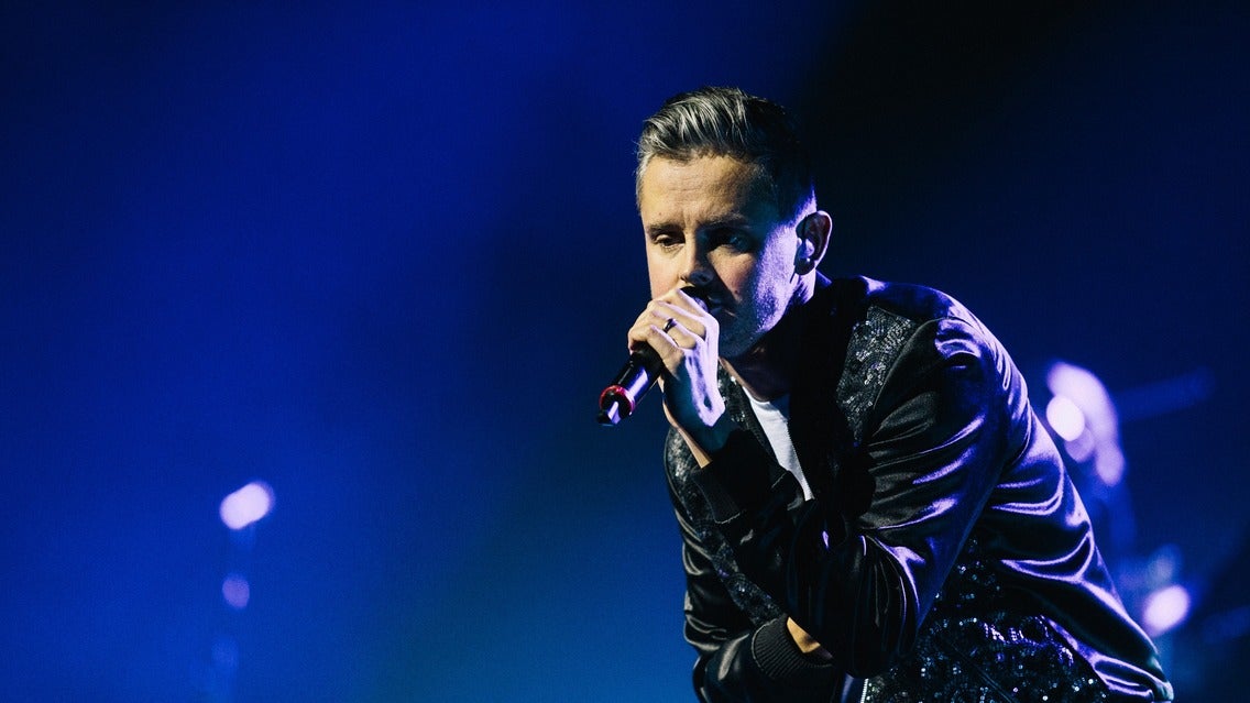 Tom Chaplin sings the songs of Queen