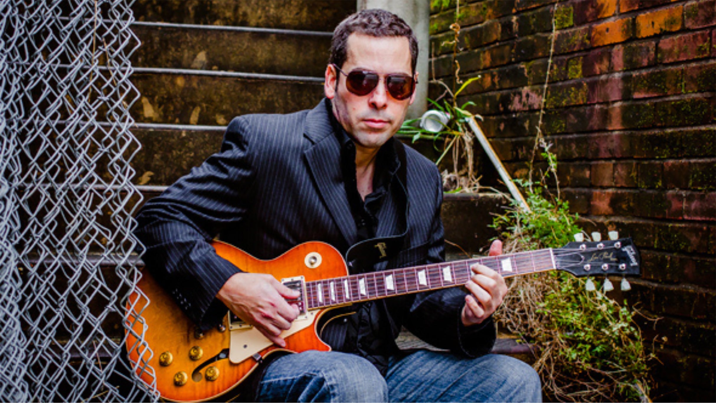 ALBERT CASTIGLIA at Zoo Bar