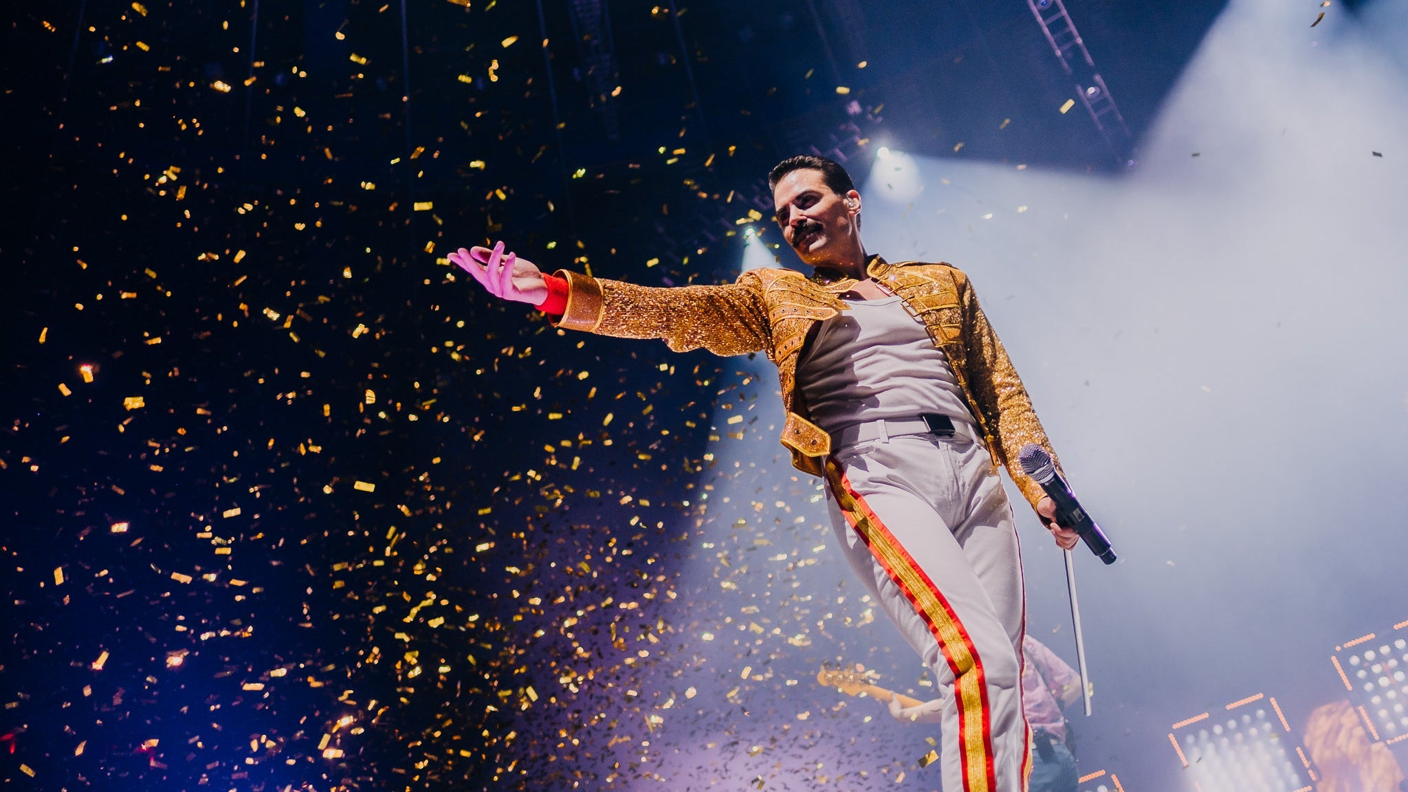 QUEENIE – TOUR LÉTO 25