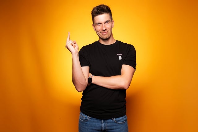 Presales to simon st&auml;blein: members use these when buying pre-sale tickets