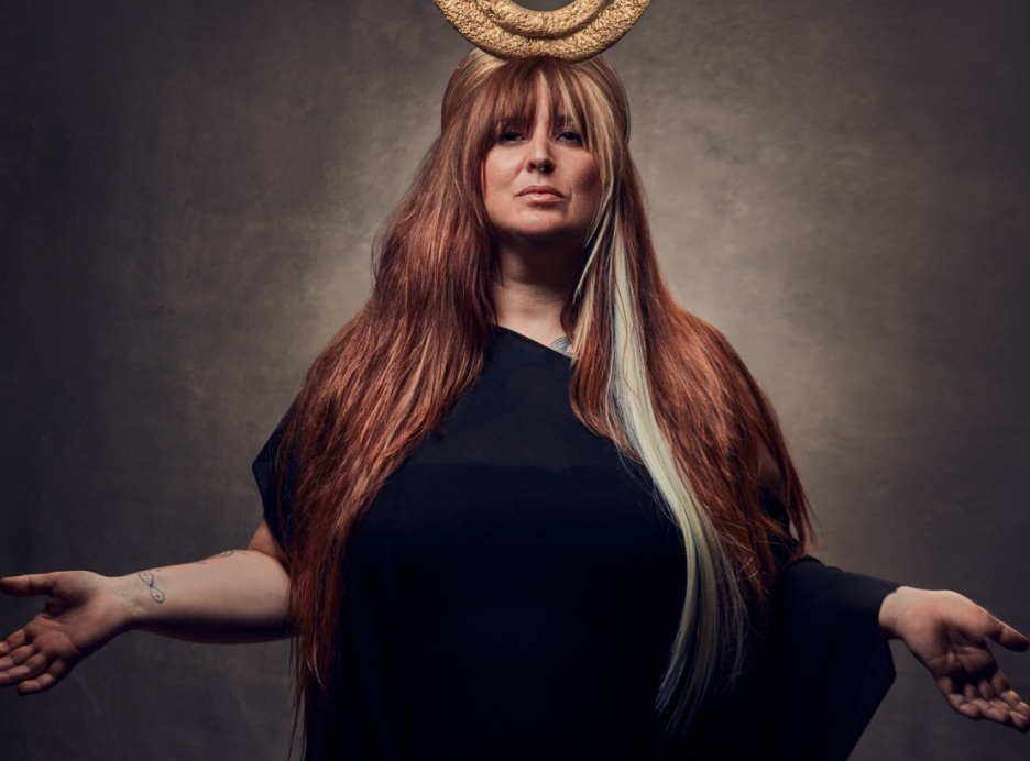 Sarah McCoy - women in (e)motion