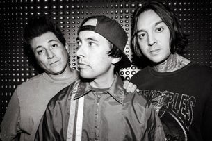 Pierce The Veil - I Can't Hear You World Tour