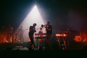 Jungle By Night - Here Comes The Sound