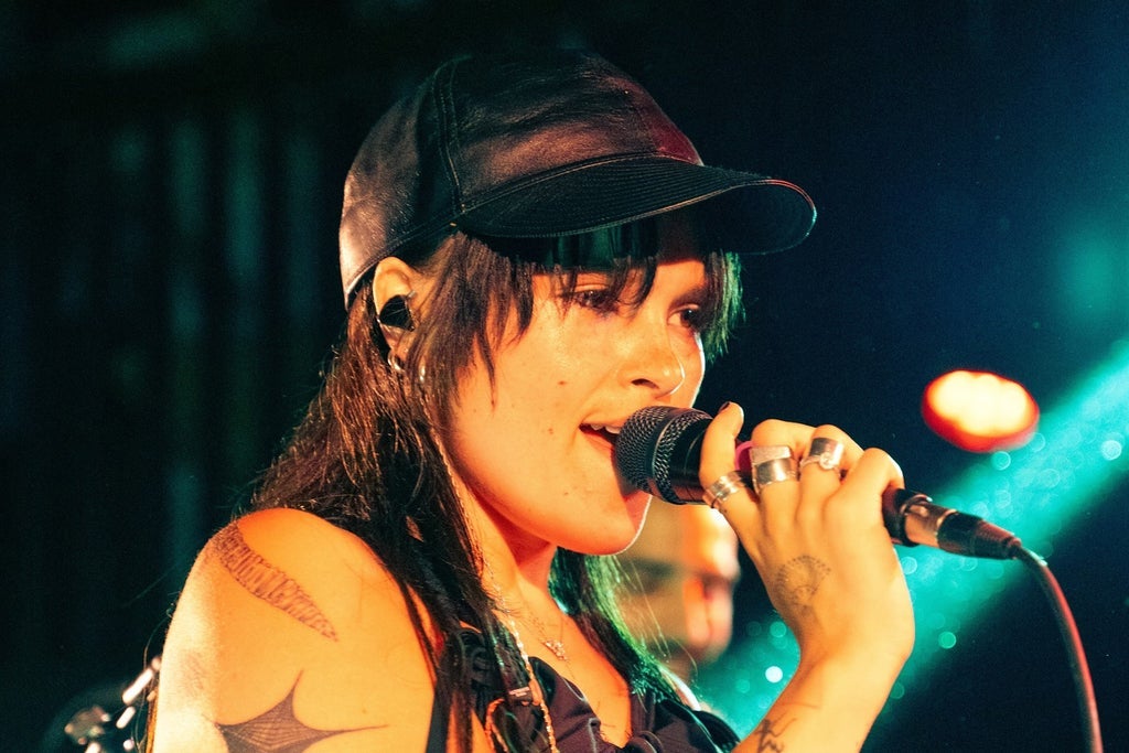 Saya Gray
