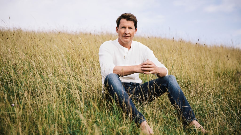 Hotels near James Blunt Events