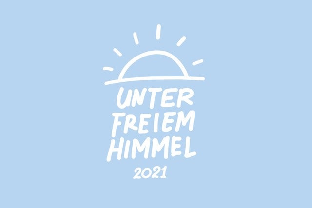 Unter freiem Himmel