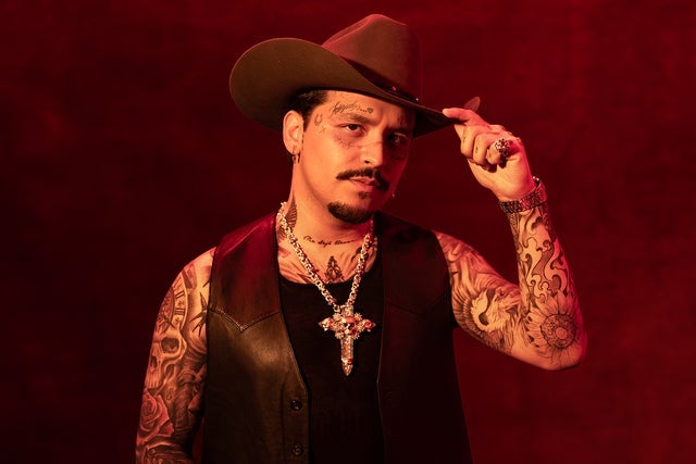 Christian Nodal hero