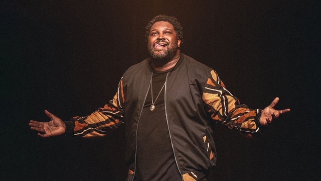 Edgar-Yves en Tournée 2026–2027 : L’humour percutant en live dans toute la France Edgar-Yves en Tournée 2026–2027 : L’humour percutant en live dans toute la France