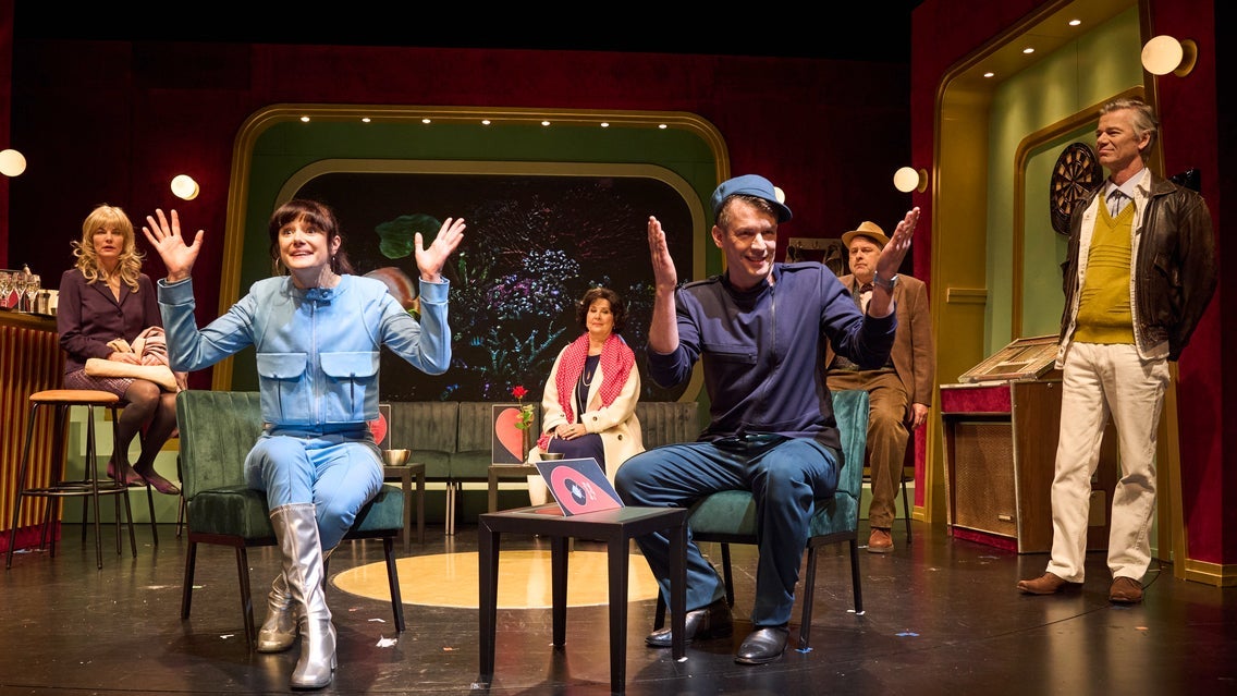 Ohnsorg-Theater: Kribbeln in'n Buuk - Der Himmel voller Geigen event image