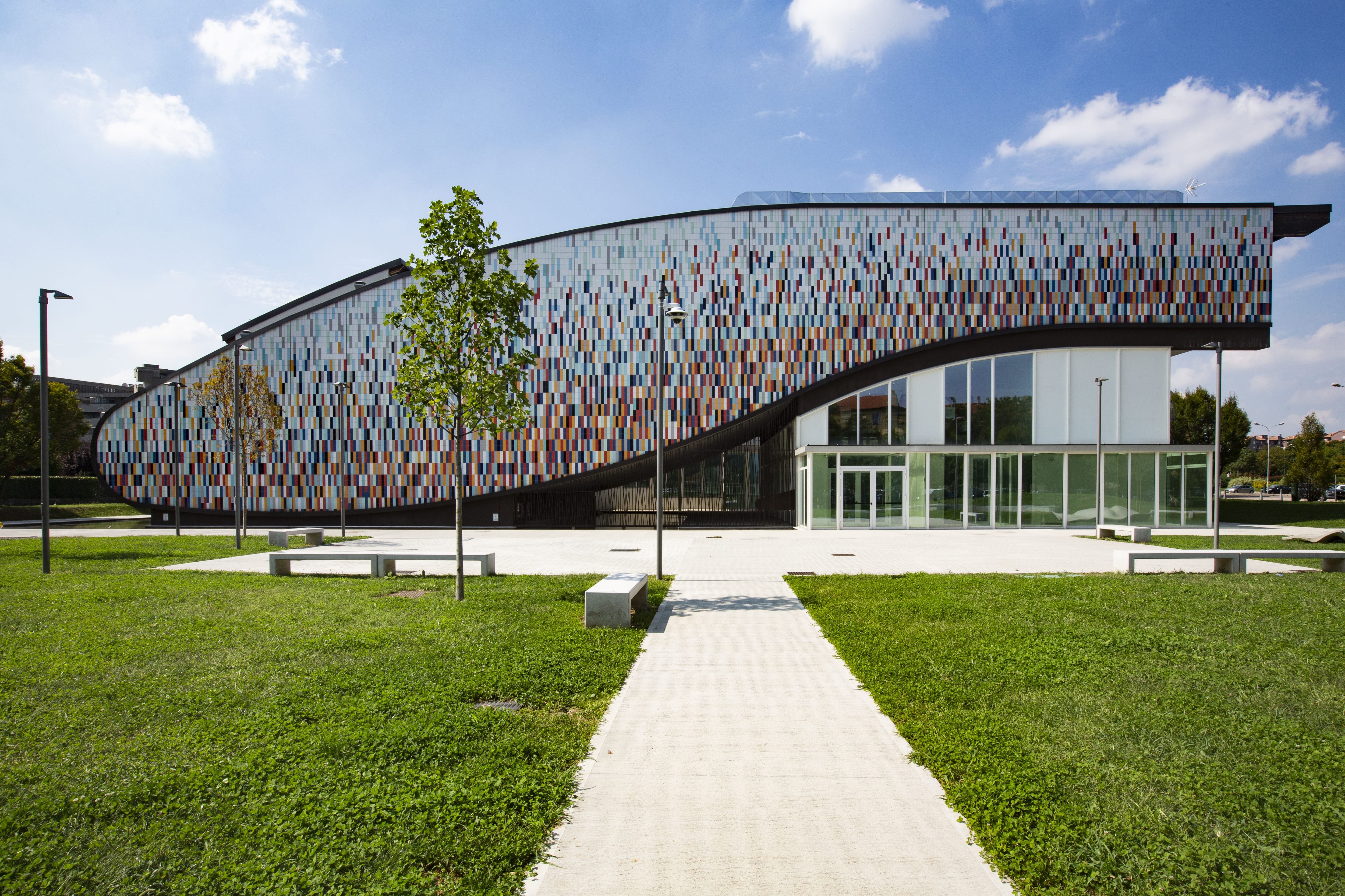 ALIENA - KATAKLÒ ATHLETIC DANCE THEATRE