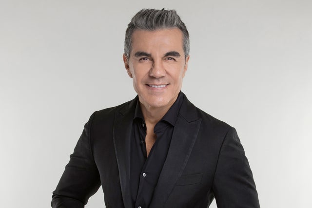 Presales to adri&aacute;n uribe: 50 y pico tour: members use these when buying pre-sale tickets