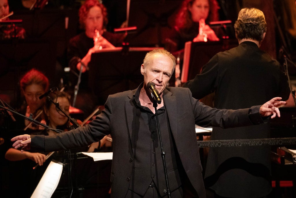 Stef Bos met groot orkest olv Dirk Brossé