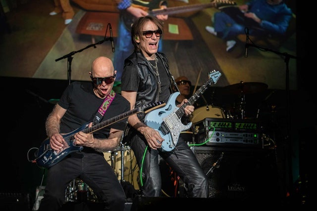SatchVai Band Ft. Joe Satriani & Steve Vai with Animals as Leaders