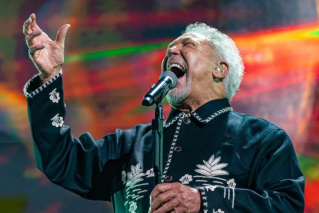 Tom Jones: Ages and Stages Tour