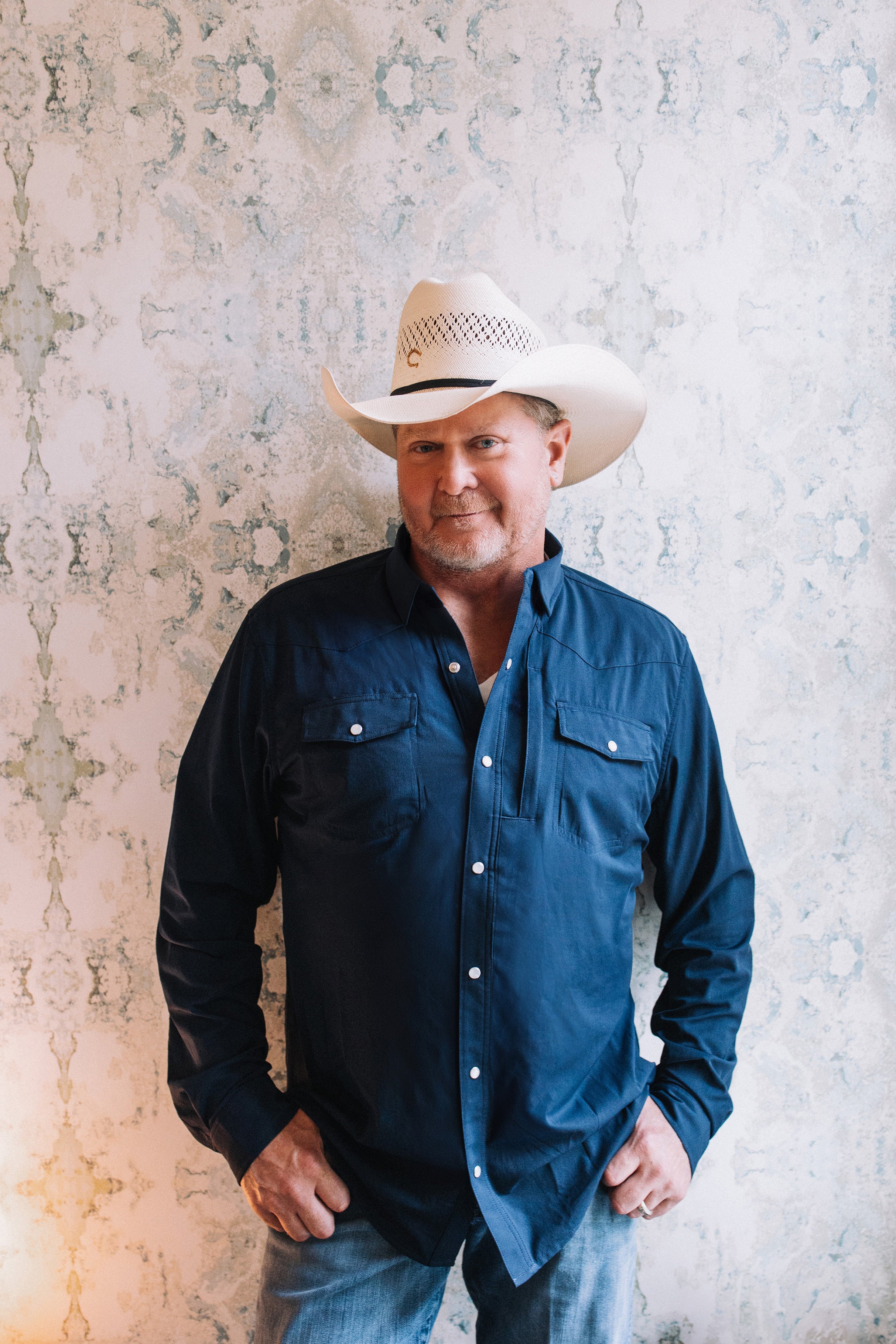 Tracy Lawrence at John T Floore Country Store – Helotes, TX