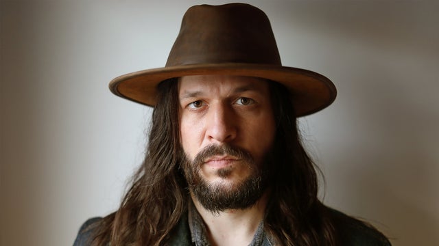 Shawn James – FLEW TOO CLOSE TO THE SUN TOUR v MeetFactory, Praha 5 08/03/2026