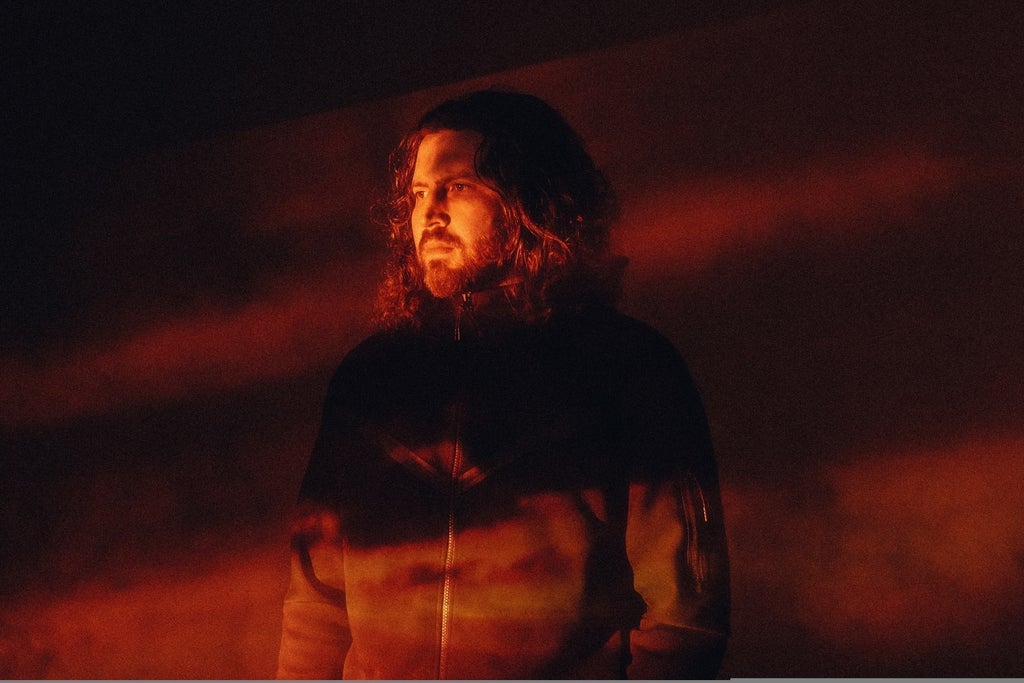 GOLDEN FEATURES (DJ SET)