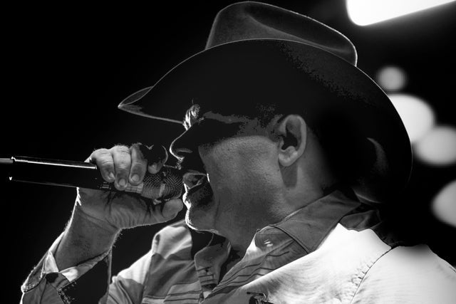 Chuy Lizarraga Y Julio Preciado presale password for early tickets in Portland