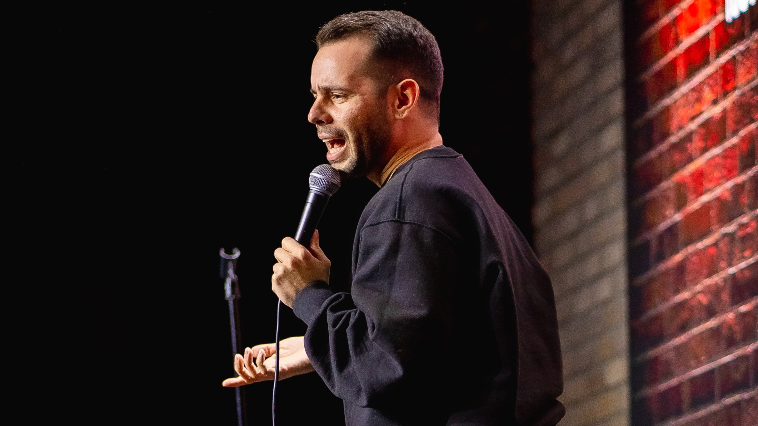 Chris Andrade (En Español) at Cobb's Comedy Club