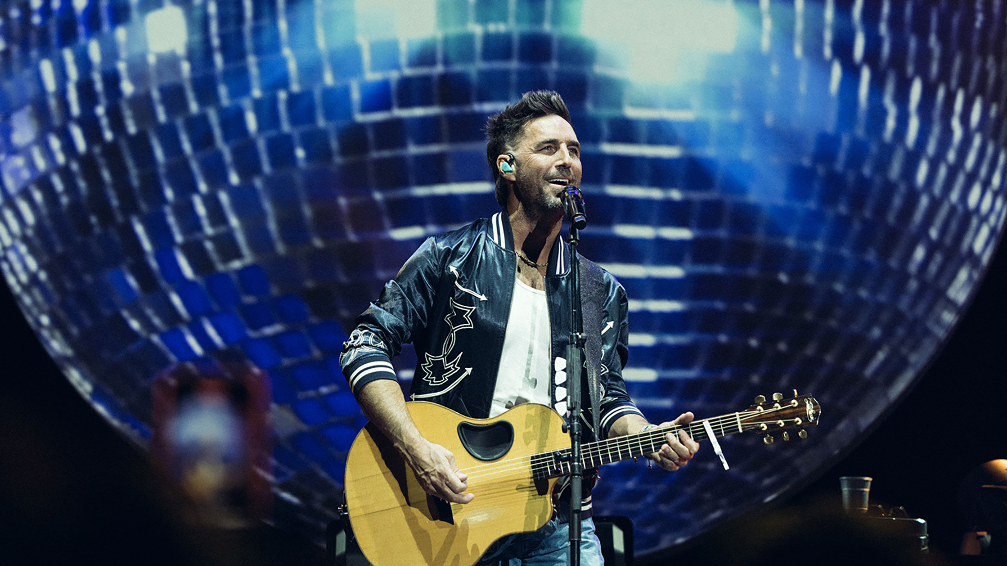 Jake Owen + Hotel Deals