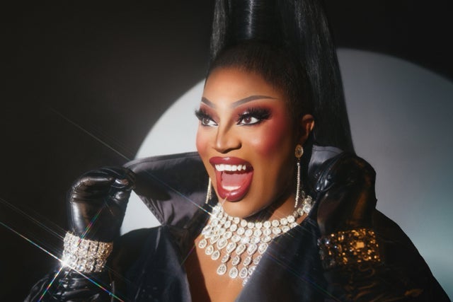 Presales to sapphira cristal: members use these when buying pre-sale tickets