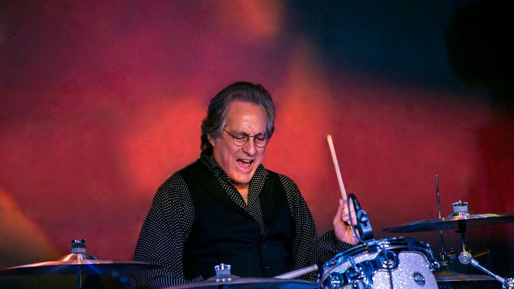 Hotels near Max Weinberg's Jukebox Events