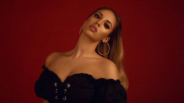 Alina Baraz live