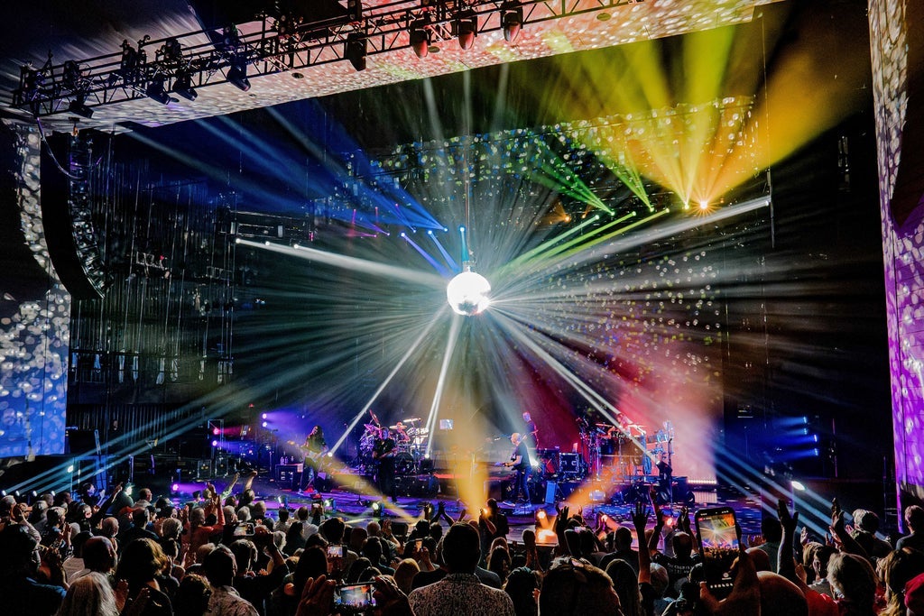 Brit Floyd: ANIMALS 50