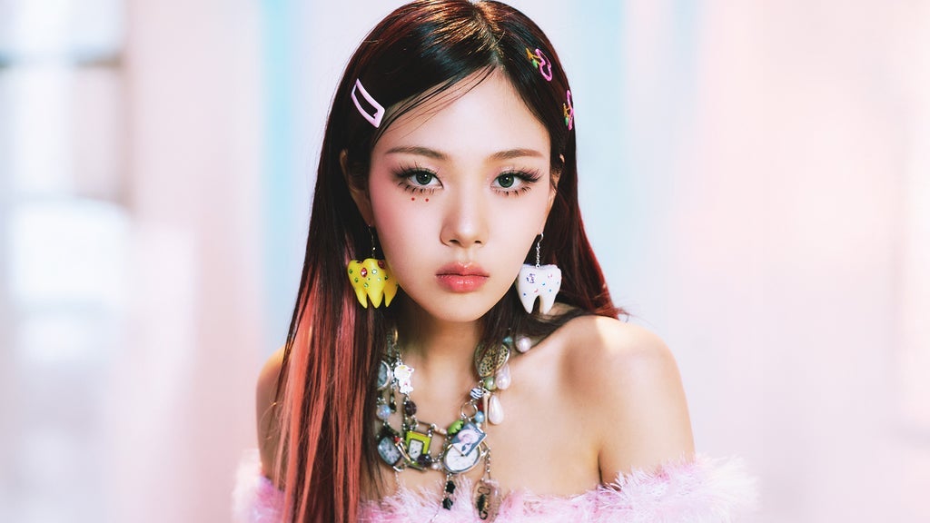 BIBI 2025 1st WORLD TOUR [EVE]
