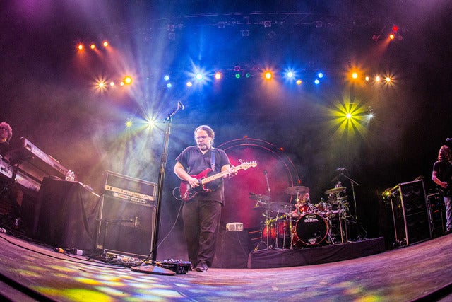 The Machine performs Pink Floyd