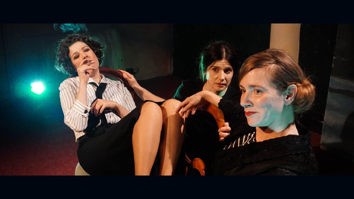 Den sårade divan - om Agnes von K Sigrid H och Nelly S