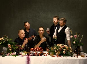Trang Fødsel // Postgirobygget på Plenen, Hvaler Gjestgiveri