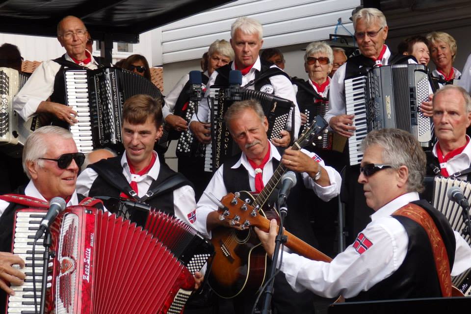 Show med Lindesnes Trekkspilklubb