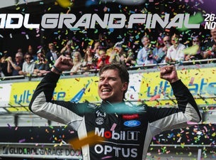 (Fri) Pit Entry Grandstand - bp Adelaide Grand Final
