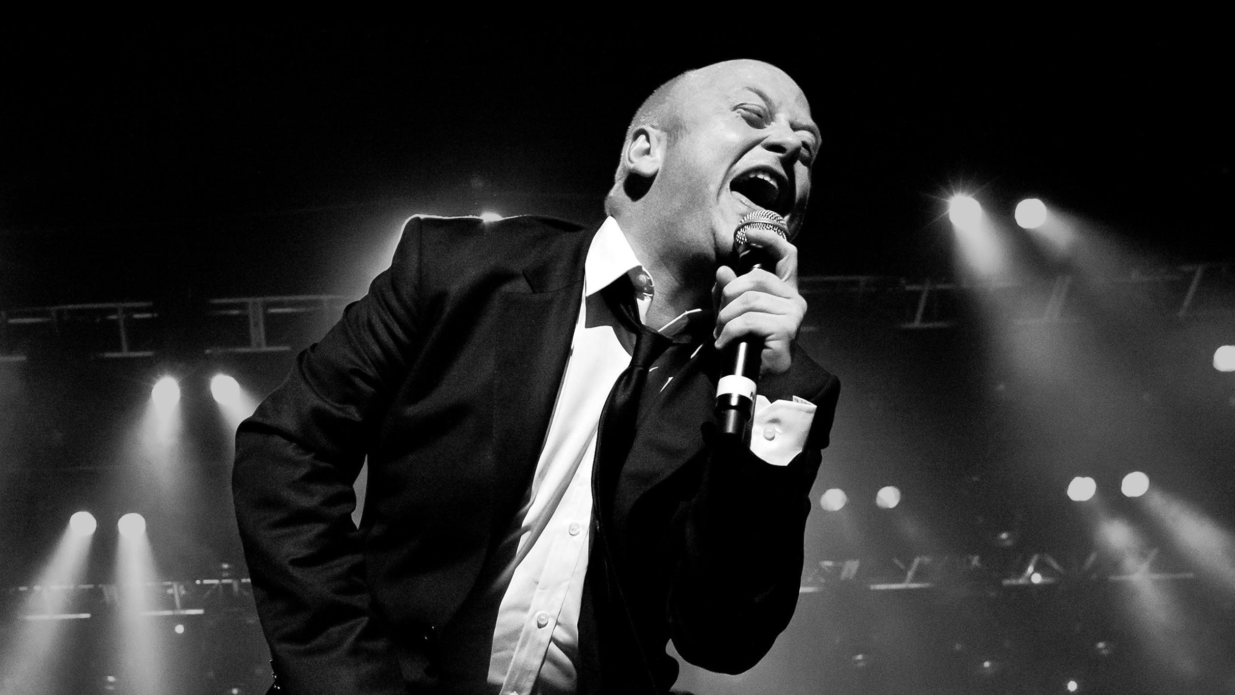 Andrew Strong: Performs The Commitments soundtrack in full in Brisbane promo photo for Promoter presale offer code