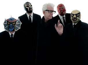 Nick Lowe and Los Straitjackets