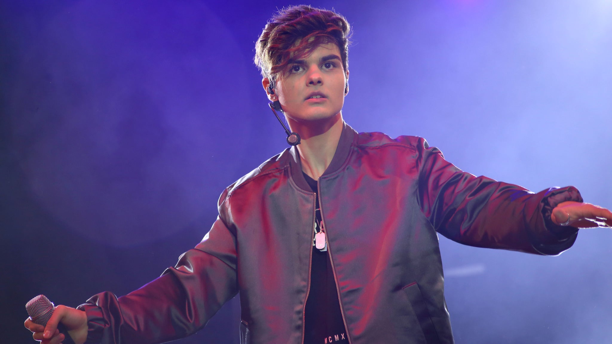 Abraham Mateo live