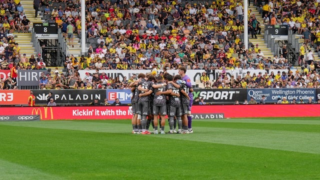 Wellington Phoenix v Western Sydney Wanderers FC