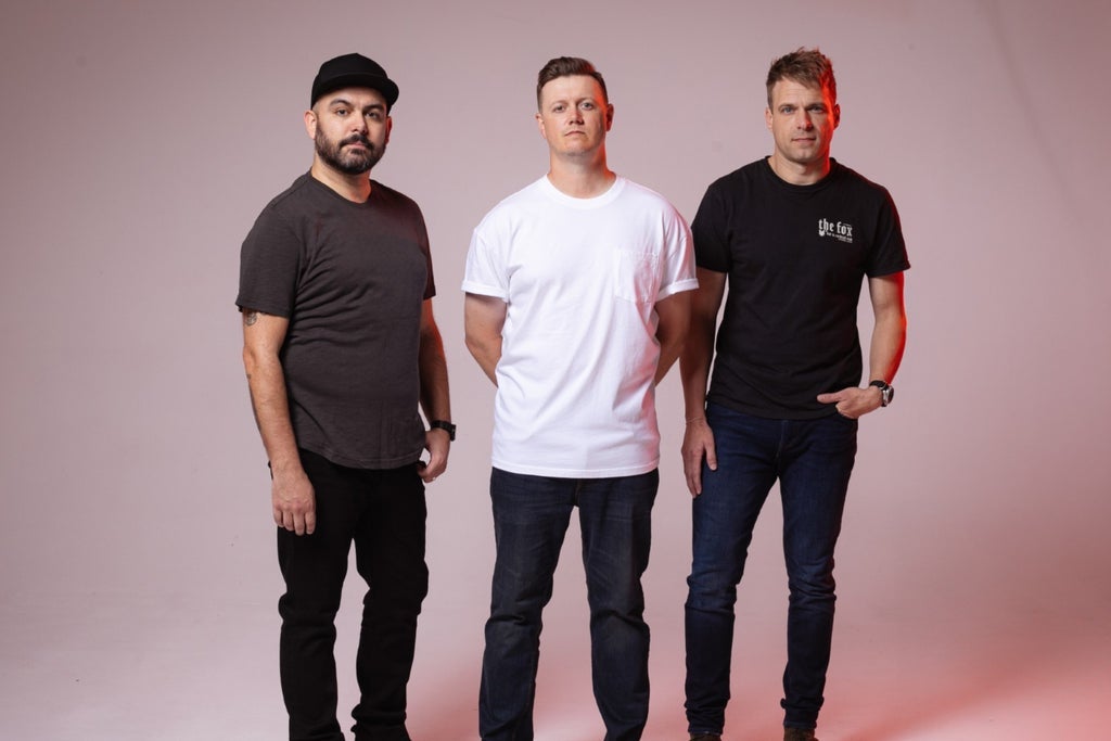 Hot Chelle Rae - Performing "Whatever" in Full + Fan Favourites