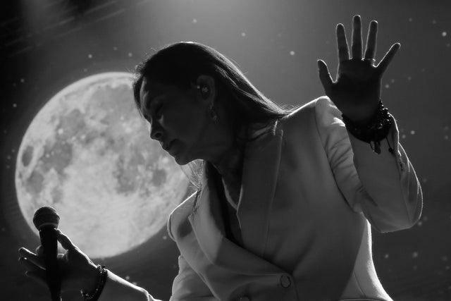 Ana Gabriel "Claro De Luna"