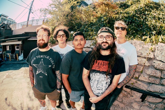 Presales to north 2 shore presents hot mulligan: members use these when buying pre-sale tickets