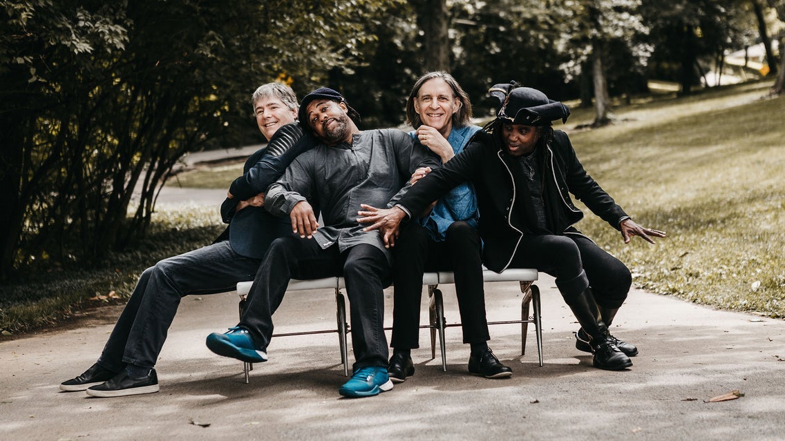 Béla Fleck & the Flecktones Jingle All the Way