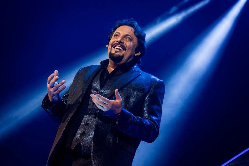 Enrico Brignano “Bello di Mamma” Indoor in Italy