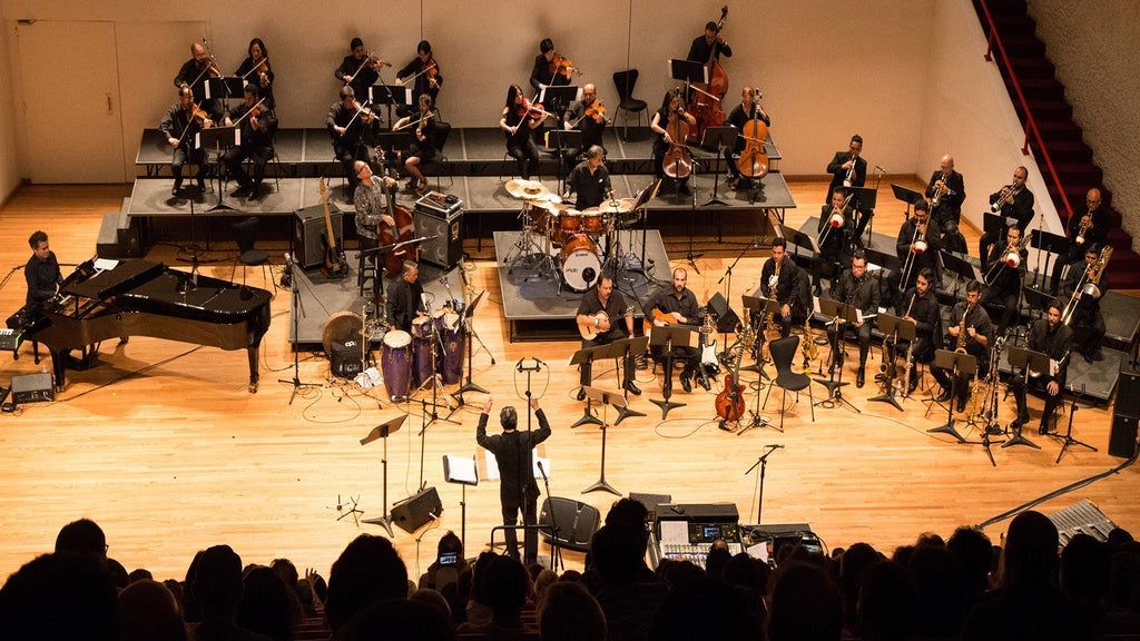 Orquesta Moderna (Limite de acceso: 18:40 Hrs)
