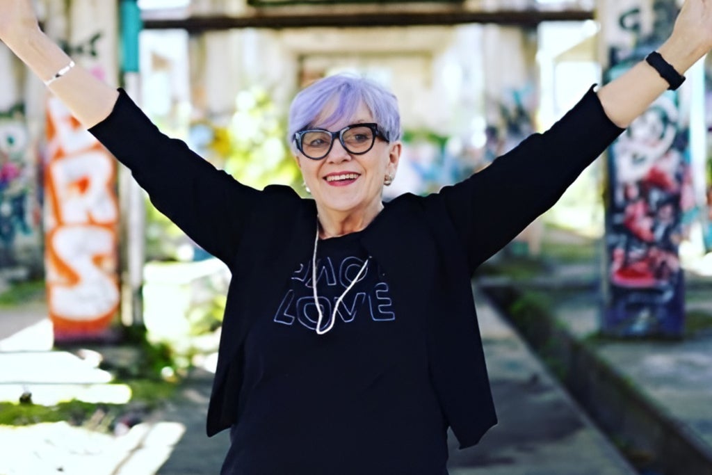 EWA PERSSON - FNISS, SKRATT & TÅRAR