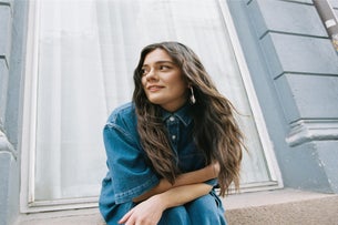  Emelie Hollow - Singløya