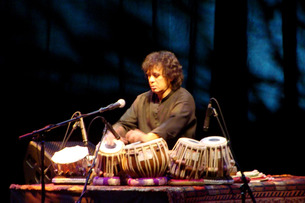 Zakir Hussain, Jayanthi Kumaresh, and Kala Ramnath