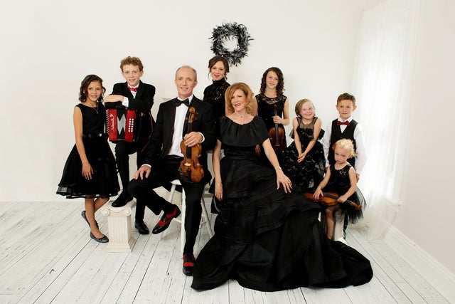 Natalie MacMaster & Donnell Leahy - A Celtic Family Christmas