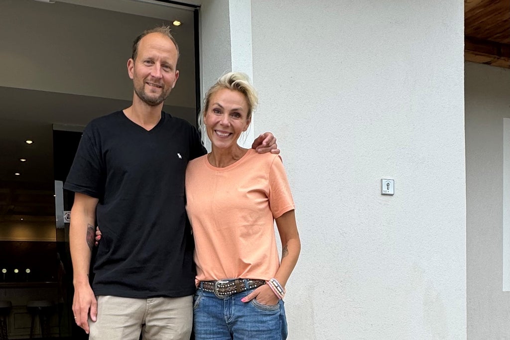 Foredrag med Lene og Anders Beier - Følg dine drømme show poster