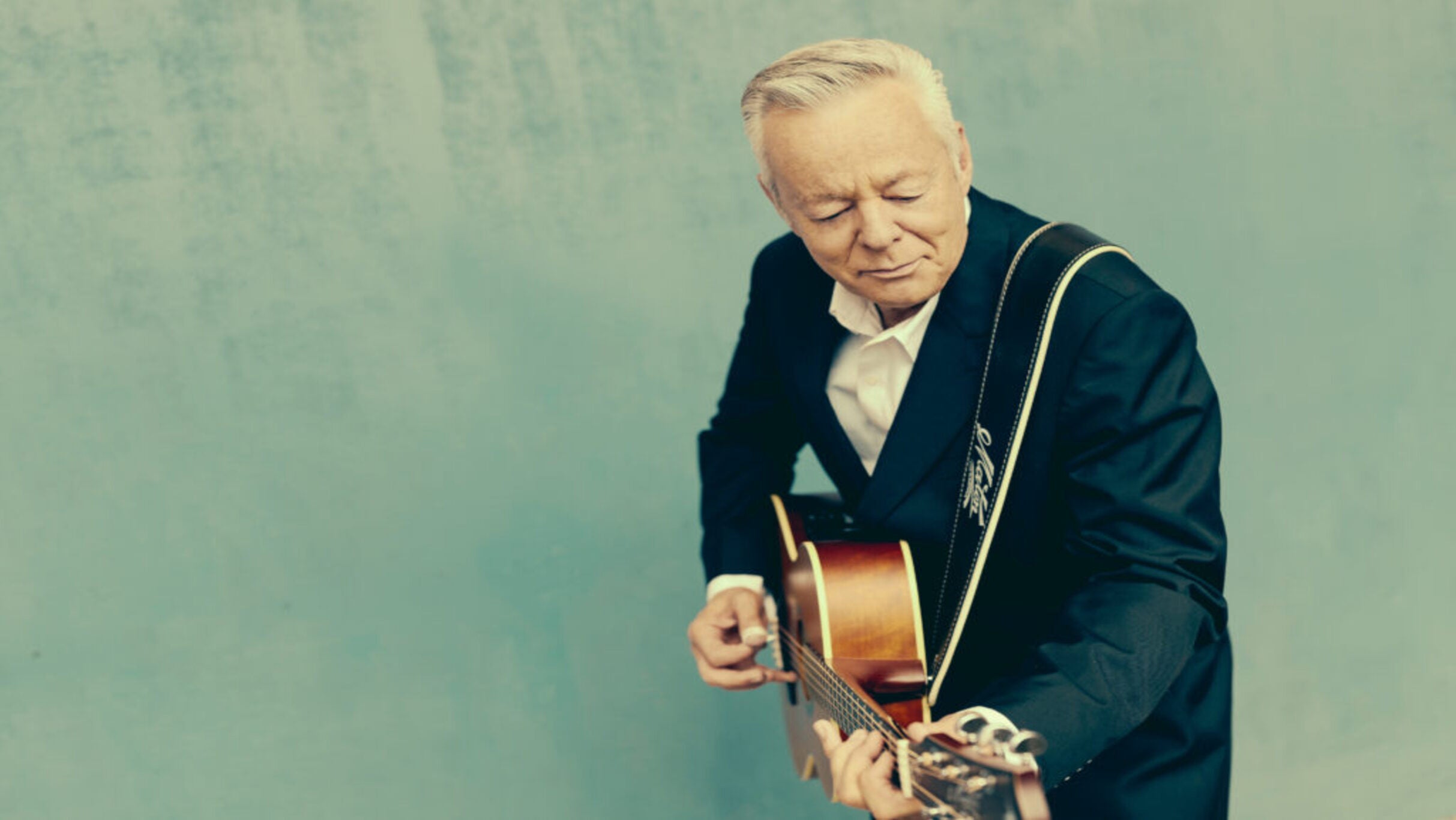 Tommy Emmanuel at Chautauqua Auditorium